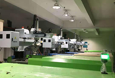 注塑企业如何选择合适自己的机械手？ 